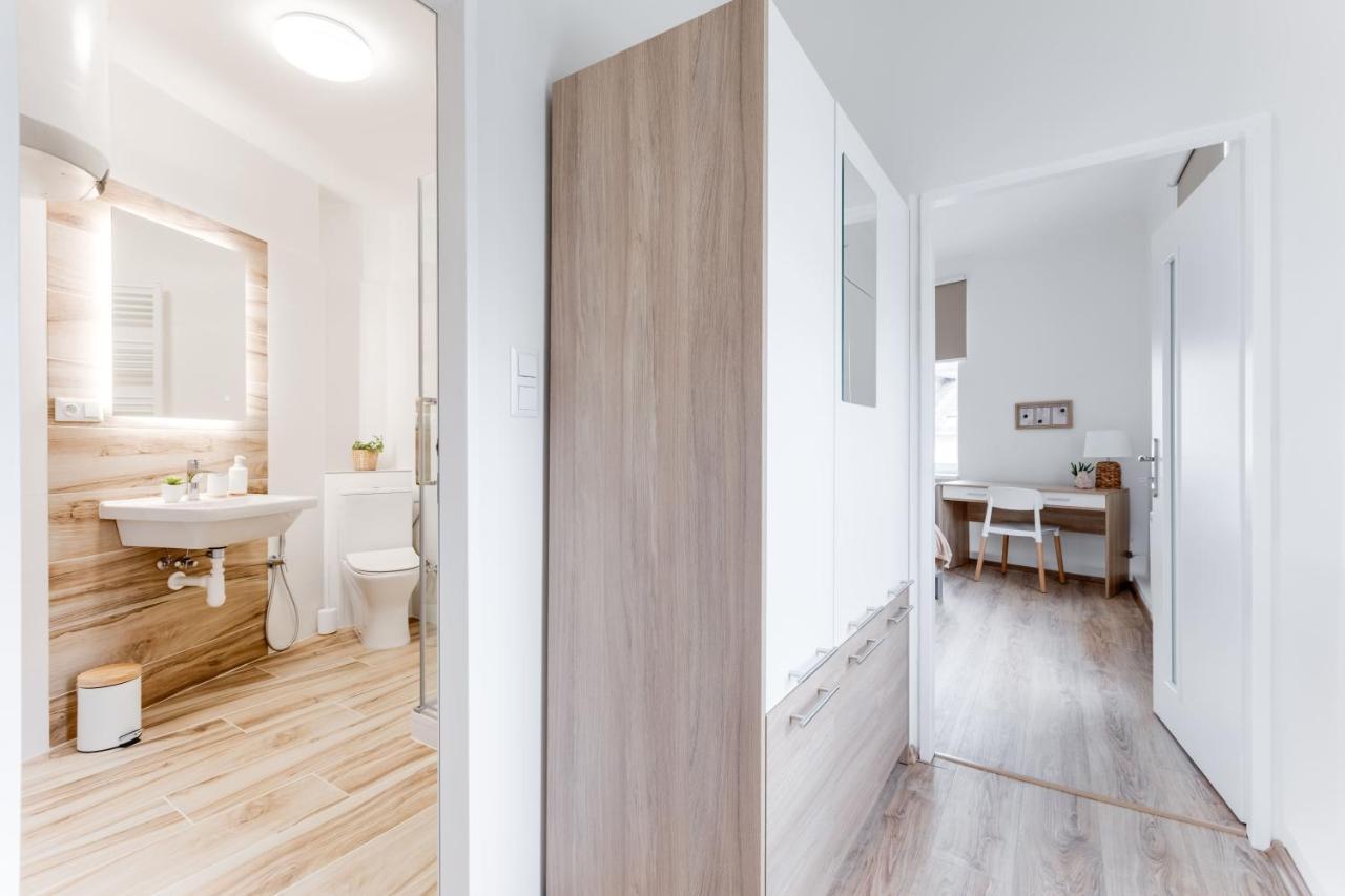 Modern, Bright And Spacious * Praga